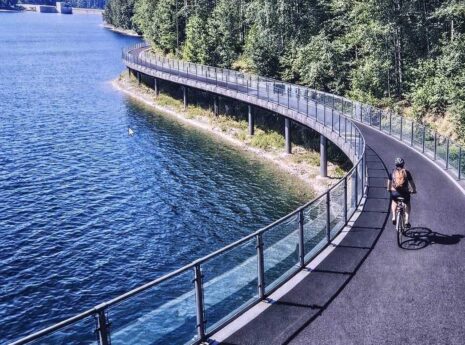 Sweco Polska, na zlecenie ZDW w Krakowie, projektuje 22-kilometrowy odcinek VeloSkawy. Opracowanie obejmuje koncepcję wielowariantową oraz PFU dla trasy przez gminy Mucharz, Stryszów, Zembrzyce i Sucha Beskidzka.