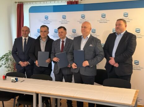 Podpisanie umowy na opracowanie kompleksowej dokumentacji projektowej dla zadania Odbudowa zbiornika Stronie Śląskie